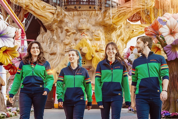 Foto di gruppo per la presentazione delle nuove divise Utility Diadora a Gardaland